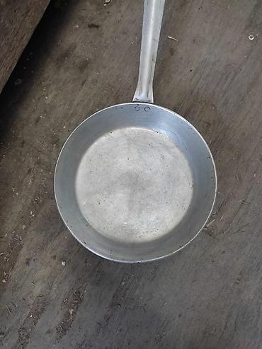 Продаю советскую сковороду из алюминия и разную посуду.цены at lalafo.kg Продаю советскую сковороду из алюминия и разную посуду.цены