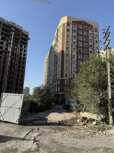 торговые места в аренду бишкек: Сдаю Офис, 380 м², В бизнес центре, 1 линия