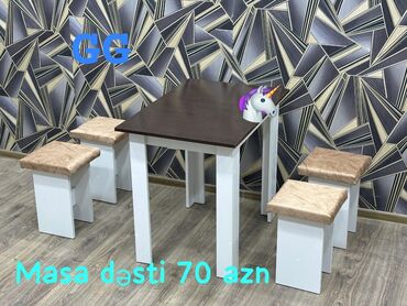 куханная мебель: Стол и стулья