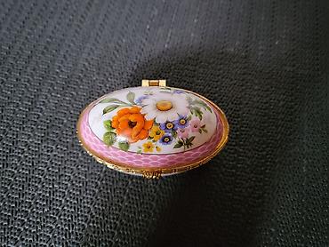 Kutije za odlaganje: Satula nova vintaz porcelanska. Nova satula,mali znak na poklopcu — 6