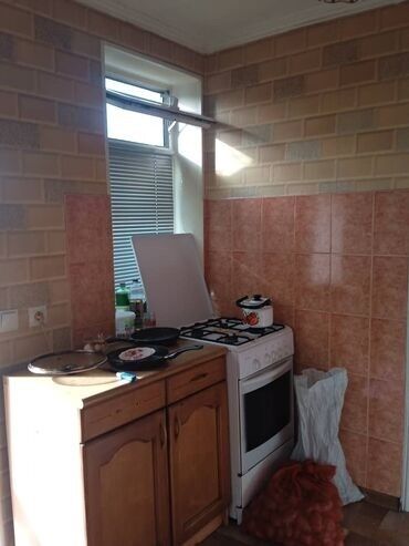 снять квартиру ош на месяц: 80 м², 4 комнаты, Подвал, погреб, Забор, огорожен