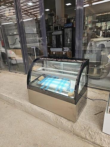 Soyuducu vitrinləri: Vitrin soyuducu Türkiyənin Remta markasına məxsus şirniyyat — 5