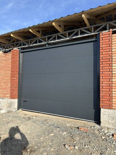 Секционные ворота: Секционные ворота с врезной калиткой (промышленные и бытовые) — 11