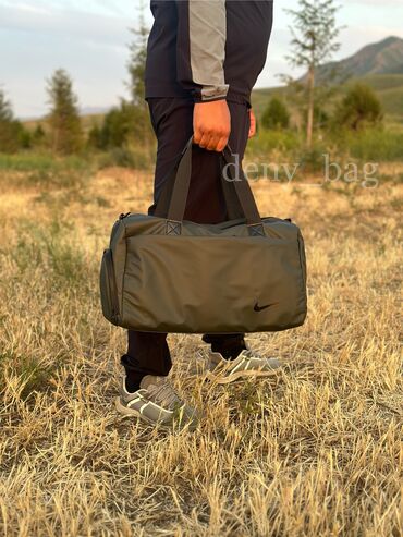 Спортивные сумки: СУМКИ И РЮКЗАКИ. Новые! 1500 сом. Качество отличное. Подходит и для — 2