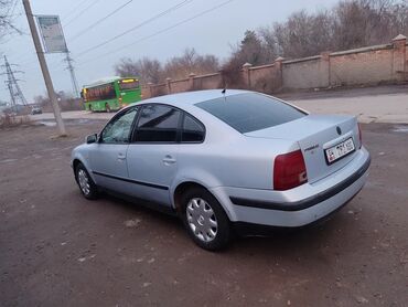 Volkswagen: Volkswagen Passat: 1998 г., 1.6 л, Механика, Бензин, Седан