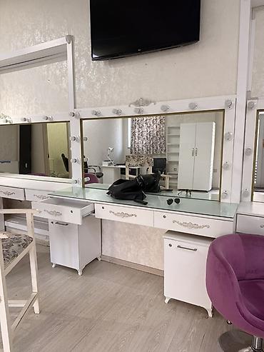make up stulu: Gözəllik/vi̇zaj studi̇yası üçün tam təchiz olunmuş mebel və avadanlıq — 3