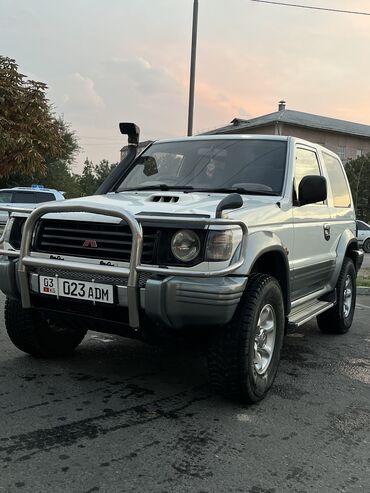 suv: Mitsubishi Pajero: 1993 г., 2.8 л, Автомат, Дизель, Внедорожник