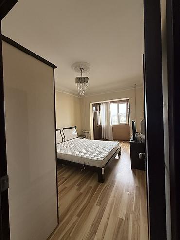 Mənzillər: Metroya 5dəqiqə. Təmiz və rahat planlı mənzil mətbəx mebeli və əsas — 4