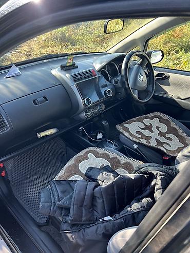 аито: Honda Fit: 2003 г., 1.3 л, Автомат, Бензин, Хэтчбэк — 10
