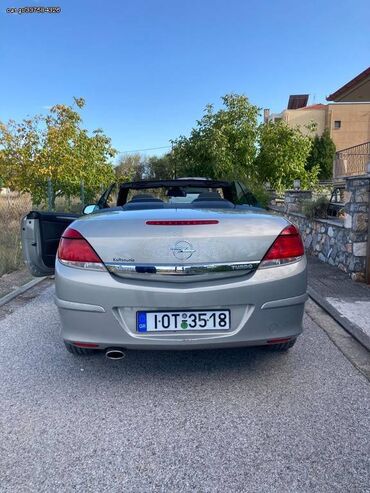 Sale cars: Opel Astra: 1.6 l | 2010 year | 84906 km. Cabriolet