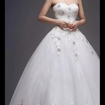 платья для подружек невесты бишкек: 46 размер, на шнуровке, регулируется. Новое платье!