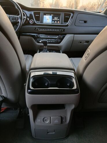 Kia: Kia Carnival: 2018 г., 2.2 л, Автомат, Дизель, Минивэн — 17