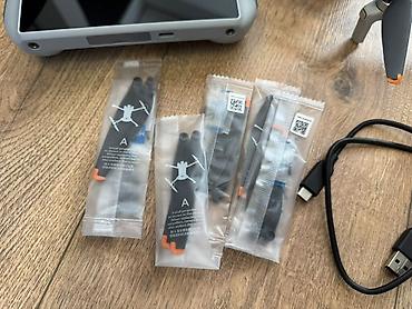 Дроны: DJI Mini 3 Fly More Combo с пультом DJI RC (экран), вес до 249 г — 4