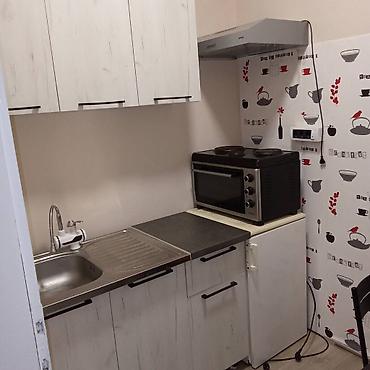 Stan na dan: Garsonjera - Prizemni ulaz kroz ograđenu terasu sa stepeništem i — 16