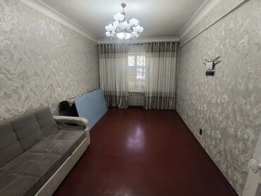 купить квартиру в рассрочку без первоначального взноса: 3 бөлмө, 65 кв. м, Сталинка, 1 кабат, Эски ремонт