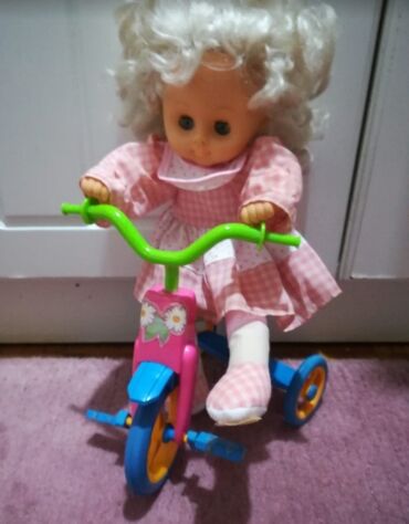 velike igračke: Lutka i bicikl
Komplet
UVOZ Grčka
Očuvana