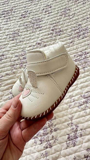 Детская обувь: Обувь на девочку б/у в отличном состоянии,зимние новые,аквасоки Lc — 5