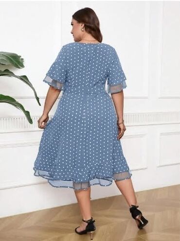 Haljine: Haljina na tufne – mVel 3XL Cena 3900din Ramena : 44 cm Dužina — 10