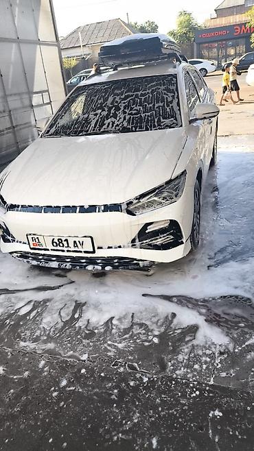 Автомобильный бокс на крышу (багажник) - Жесткий аэродинамический at lalafo.kg Автомобильный бокс на крышу (багажник) - Жесткий аэродинамический
