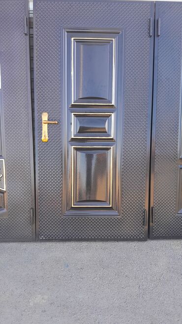 Giriş qapıları: Yeni Giriş qapısı Zamok və çərçivə ilə, Zəmanətli, Ödənişli quraşdırma, Ünvandan götürmə, Ödənişli çatdırılma, Rayonlara çatdırılma — 21