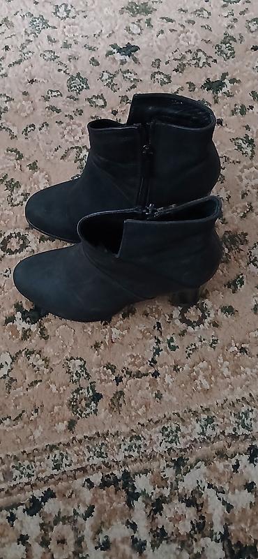 Ботинки, 35, Б/у, цвет - Черный, Самовывоз