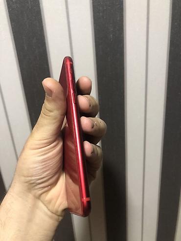 Apple iPhone: IPhone 8, 64 GB, Qırmızı, Simsiz şarj — 4