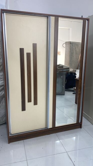 nzs qəsəbəsində satılan evlər: Kupe dolab satilir 190 manat.Olcu 2×140.Catdirilma qurasdirilma