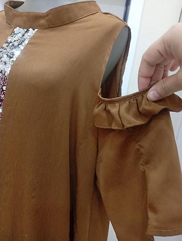 elbiseler: Qadın geyimi – uzun, sərbəst kəsimli tunika/kimono tipli don. - Rəng — 8