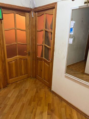 Köhnə tikili: Bakı, 4-cü mikrorayon, 3 otaqlı, Köhnə tikili, m. Memar Əcəmi, 90 kv. m — 7