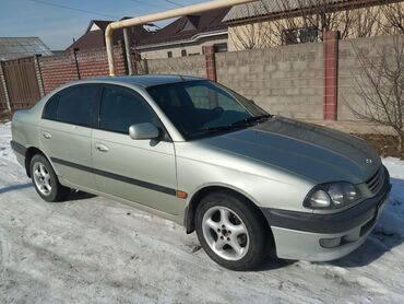 Toyota: Toyota Avensis: 1999 г., 1.8 л, Механика, Бензин, Седан