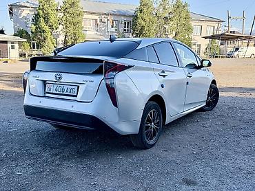голы 3 купе: Toyota Prius: 2017 г., 1.8 л, Вариатор, Гибрид, Хэтчбэк — 3