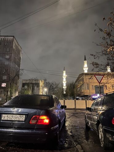 срочно продаю автомобиль: Mercedes-Benz E-Class: 1996 г., 2.2 л, Механика, Дизель, Седан