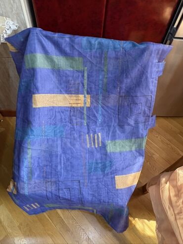 Parçalar: Müxtəlif naxışlı və rəngli pərdələr tək və cüt olanlar var — 12