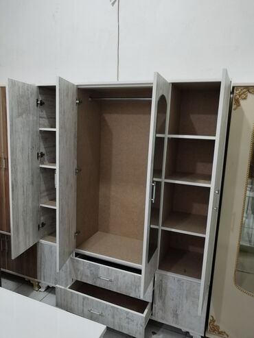 Dolablar: Yeni, Kupe, 4 qapılı Düz dolab, Dolab-asılqan, Almaniya — 10