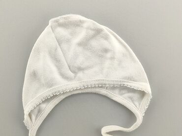 czapka uszatka biała: Hat, condition - Fair