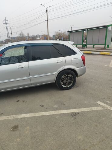 Mazda: Mazda 323: 2002 г., 1.5 л, Механика, Бензин, Хэтчбэк — 4