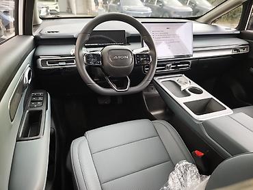gac aion v plus 2025: GAC Aion Y Plus 510km— полностью электрический кросс‑хэтчбек в белом — 7