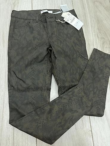 ugg sandale: Ženske pantalone sa zmijskim printom – ZARA - Brend: ZARA - Model — 1