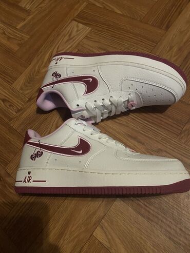 свадебное платье для беременных напрокат: Кроссовка оригинал новый размер 38,39