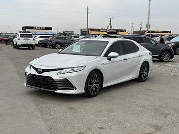 Toyota Camry: 2021 г., 2.5 л, Автомат, Гибрид, Седан