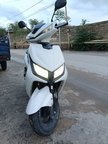 motosklet satisi: Satılır hec bir prablemi yoxdur seneti yoxdur sadece akmiyatir