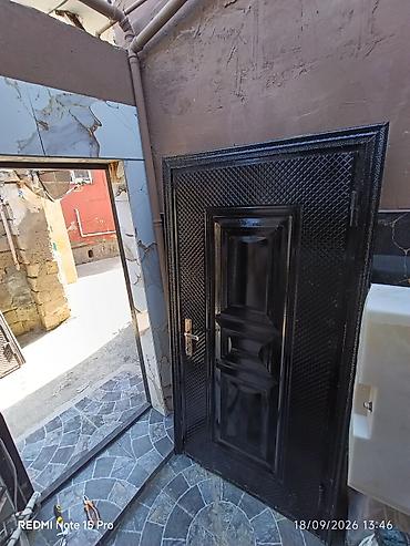 seyf qapi bezekleri: Dəmir giriş qapısı super veziyetde 3 eded hem saq el hem sol el var — 2