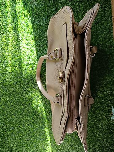 Torbe: Michael Kors Hamilton tasna, printom zmijske kože - Dizajn — 10