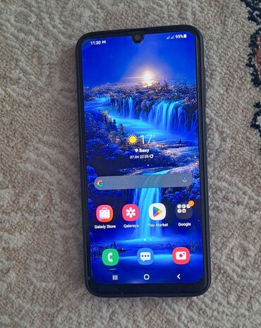 samsung korpus: Samsung Galaxy A30