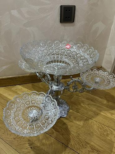 set qablari: Üçmərtəbəli kristal meyvə və şirniyyat qabı seti — 2