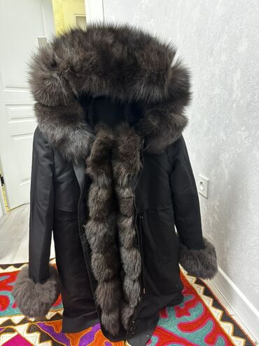Пуховики и зимние куртки: На продаже 3 премиальные зимние парки с натуральным мехом Все парки — 4