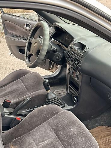 corola: Toyota Corolla: 2001 г., Механика, Бензин, Лифтбек — 4