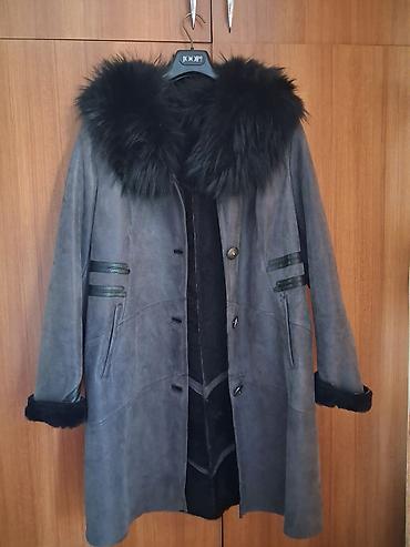 🧥 Qadın qış paltosu – 2XL Qiymət: 180 AZN Çoxdan alınıb, amma heç