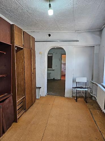 Квартиры: 2 комнаты, 35 м², Кызыл Аскер 1 этаж, Старый ремонт — 3