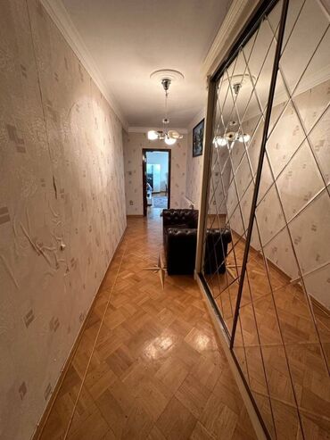 Uzunmüddətli kirayə mənzillər: Əhmədli metrosu,Katvnin arxasında,9 mərtəbənin,9-cu mərtəbəsində,3 — 9